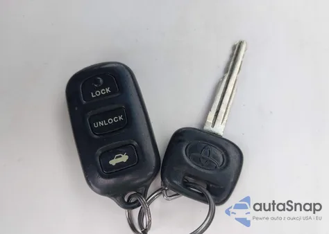 2003 Toyota Camry Le z USA, uszkodzony, nr VIN 4T1BE32K63U127628